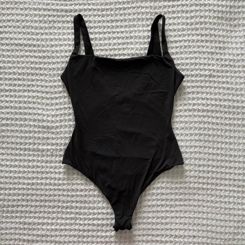 skims fits everybody square neck bodysuit